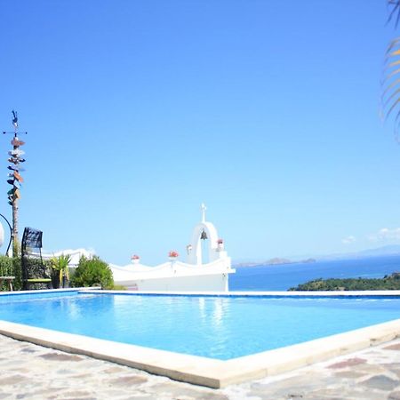 La Cecile Hotel & Cafe Komodo Labuan Bajo Εξωτερικό φωτογραφία