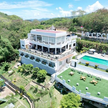 La Cecile Hotel & Cafe Komodo Labuan Bajo Εξωτερικό φωτογραφία